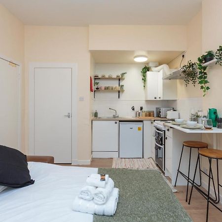 Cozy 1B Groundfloor - 8 Minute From City Centre Единбург Екстериор снимка
